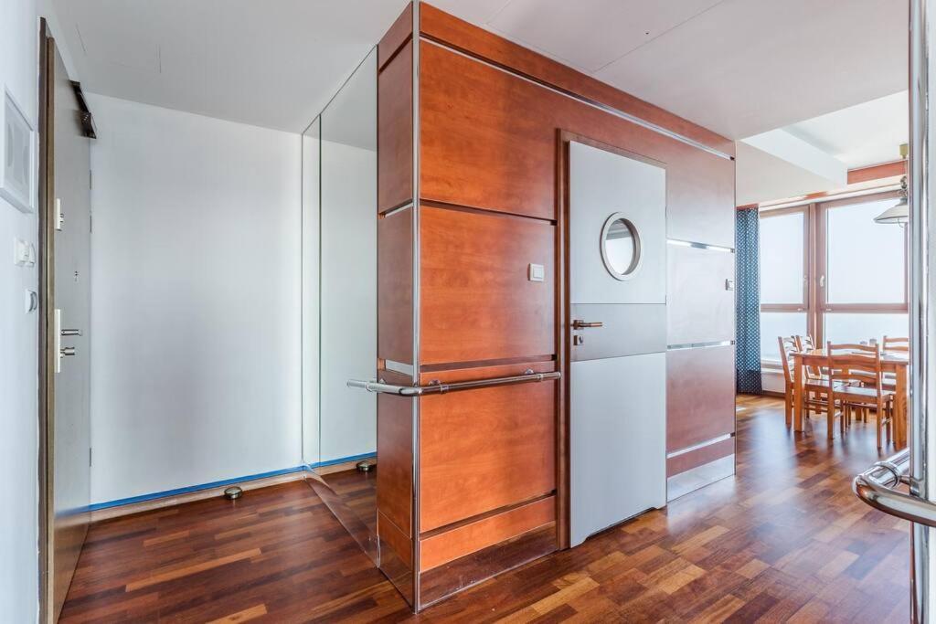 Golden Apartments An Hryniewickiego 6A 그디니아 외부 사진