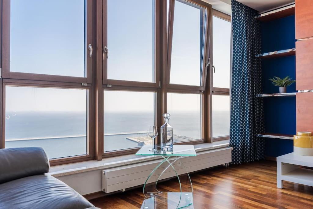 Golden Apartments An Hryniewickiego 6A 그디니아 외부 사진