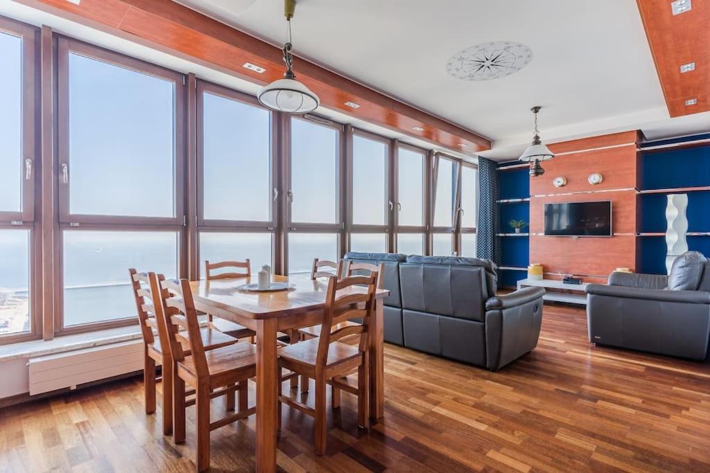Golden Apartments An Hryniewickiego 6A 그디니아 외부 사진