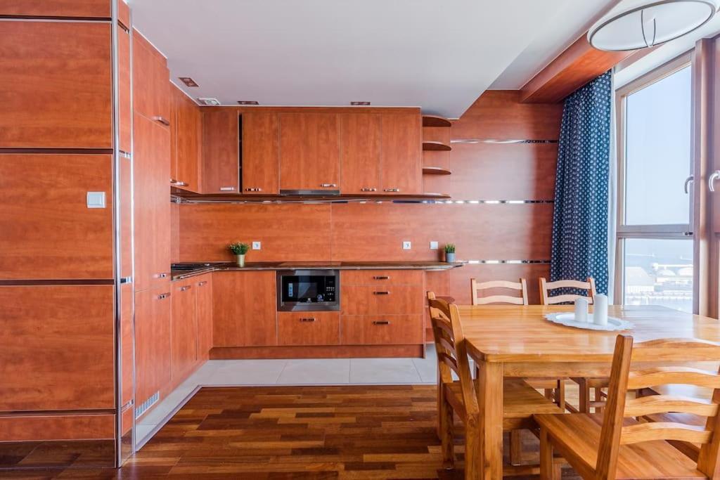 Golden Apartments An Hryniewickiego 6A 그디니아 외부 사진